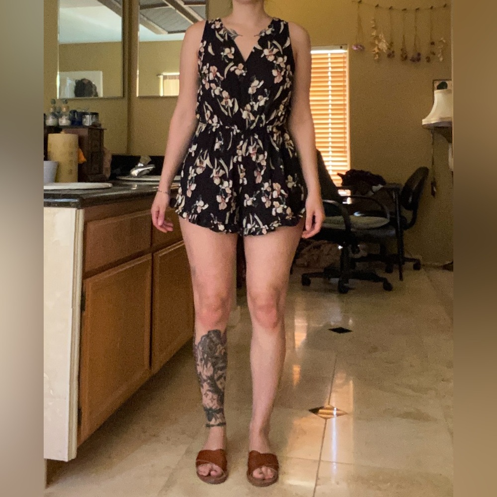 Floral ruffled romper